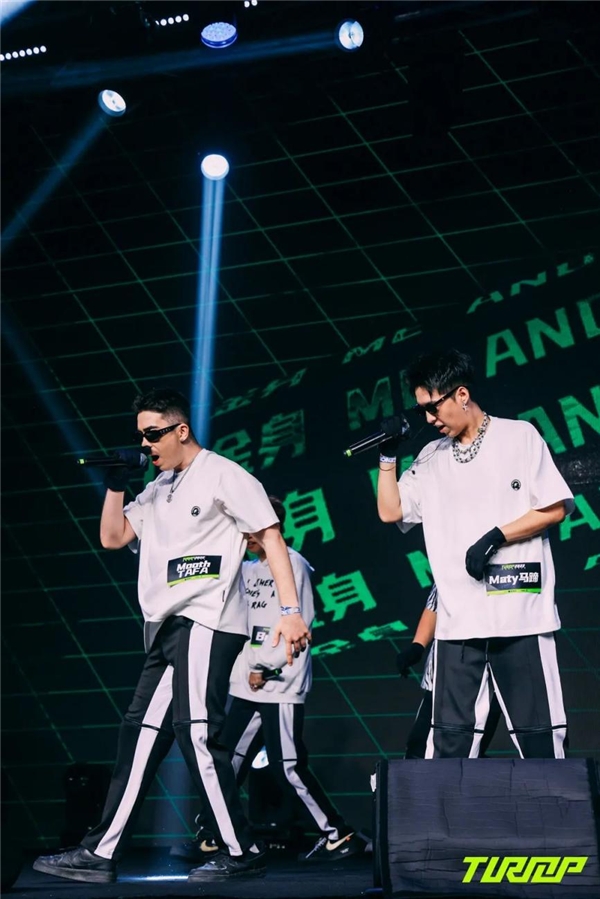 满冠体育官网-塞维利亚训练开放日，赛前临场应变引欢呼，中超在即，医务组通报恢复的简单介绍